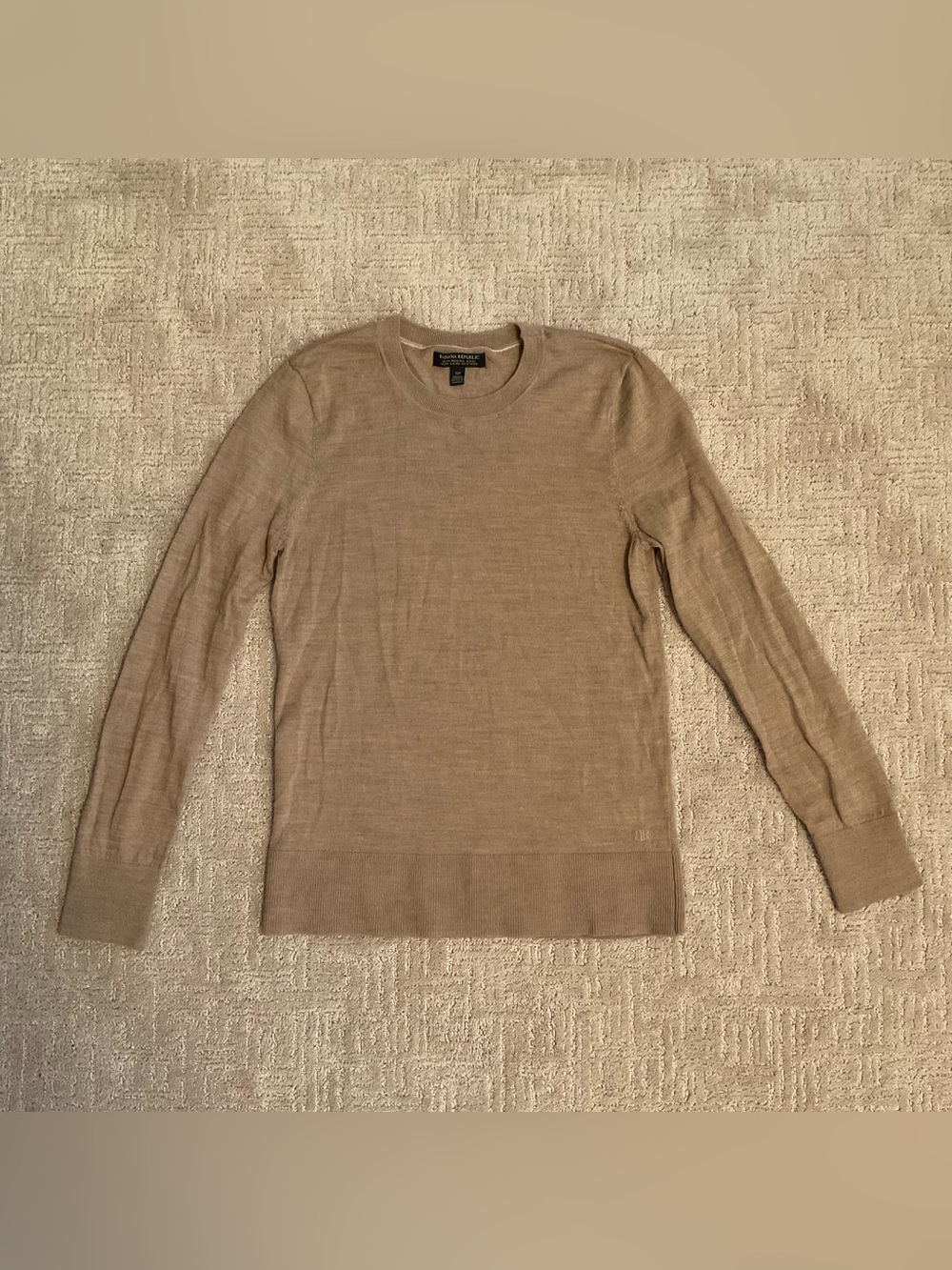 Banana Republic 100% Merino Wool Lightweight Sweater Beige S EUC Minimalist Chic